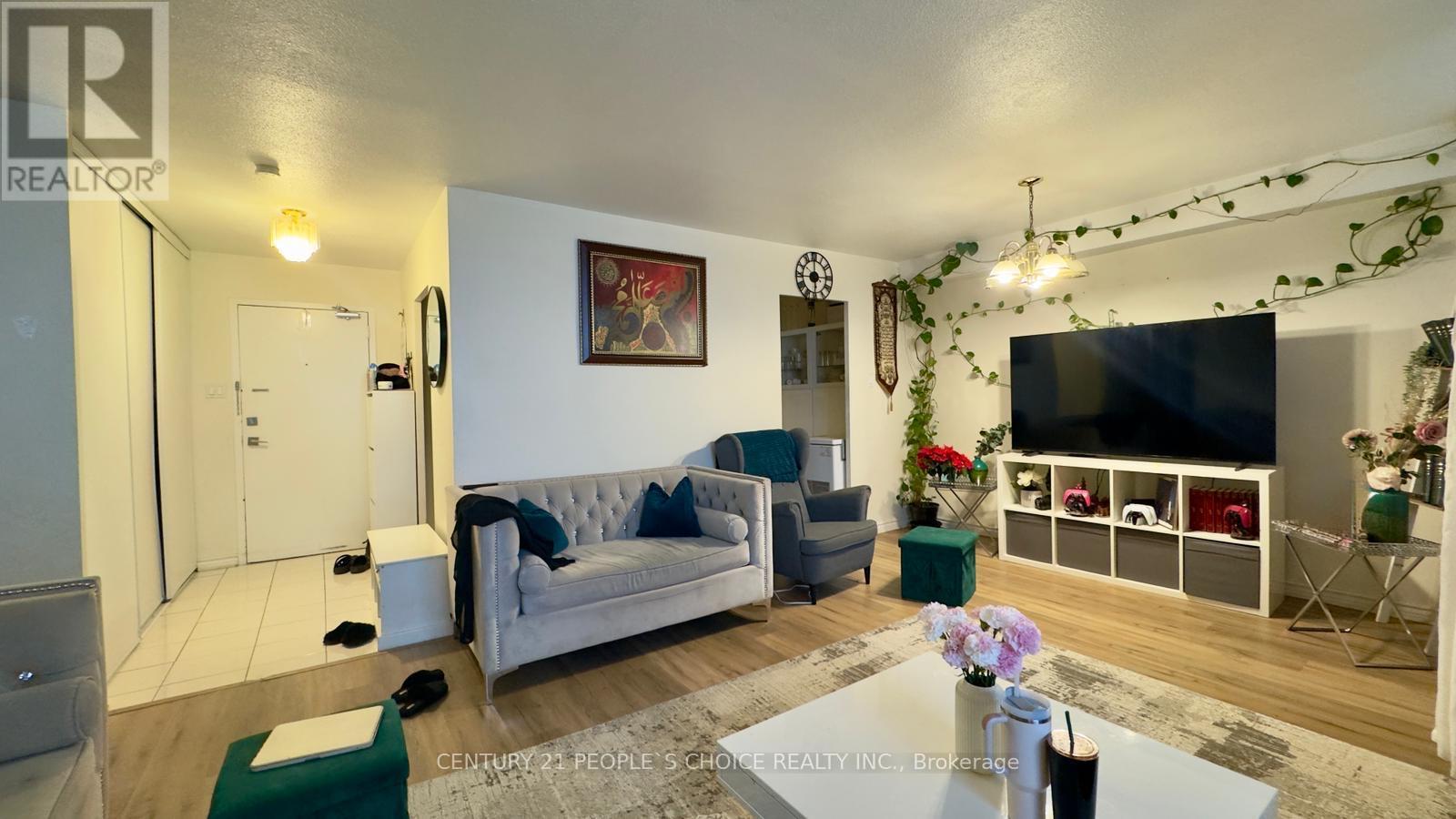 910 - 2835 Islington Avenue, Toronto, Ontario  M9L 2K2 - Photo 5 - W12717592