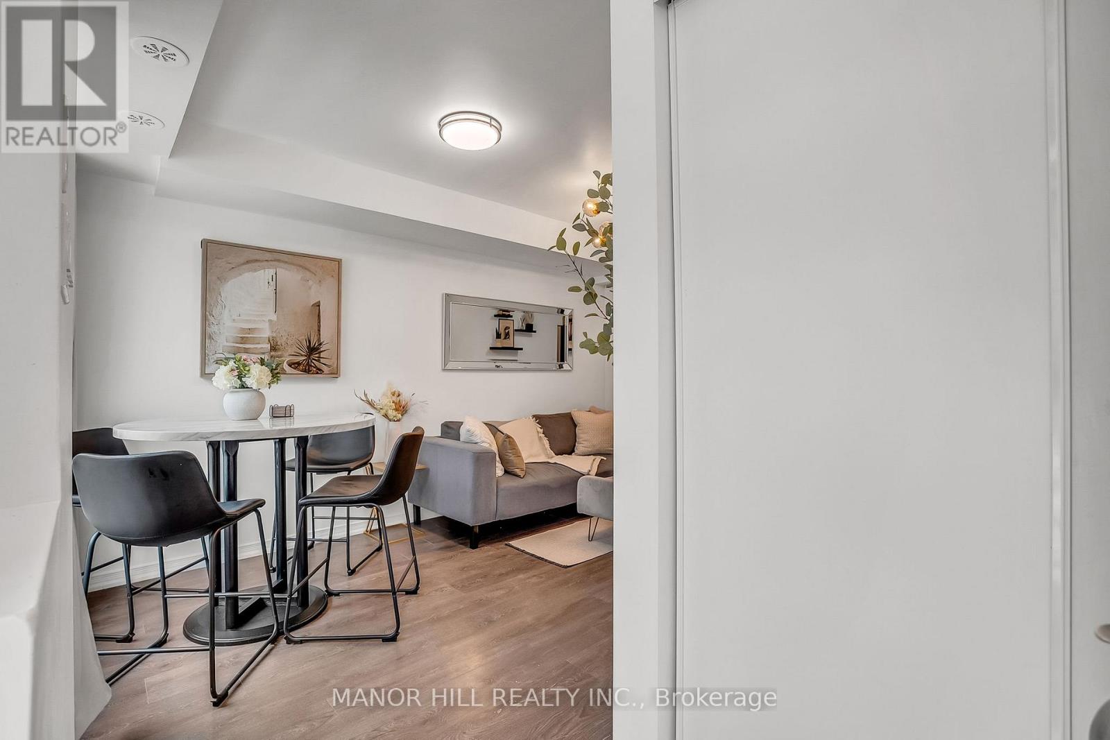 228 - 7 Applewood Lane, Toronto, Ontario  M9C 0C1 - Photo 4 - W12717632