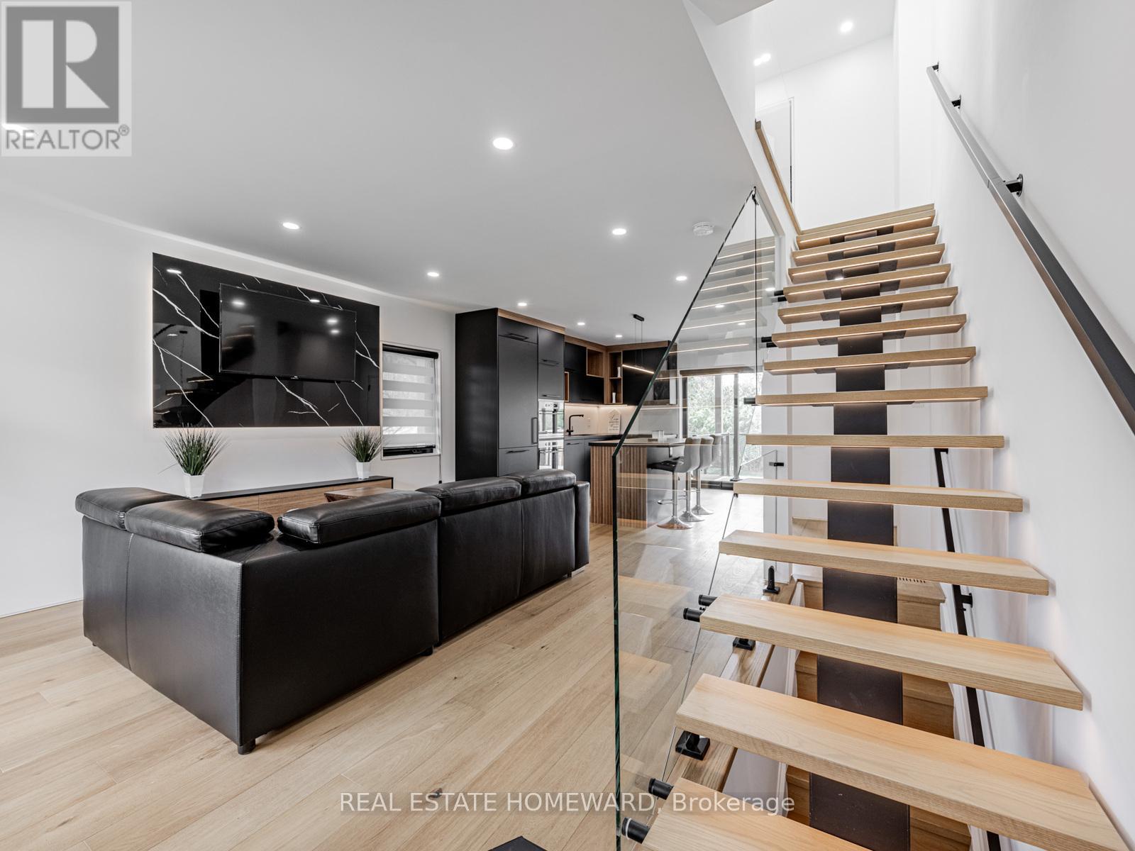 10 Juliana Court, Toronto, Ontario  M6S 2R2 - Photo 8 - W12717650