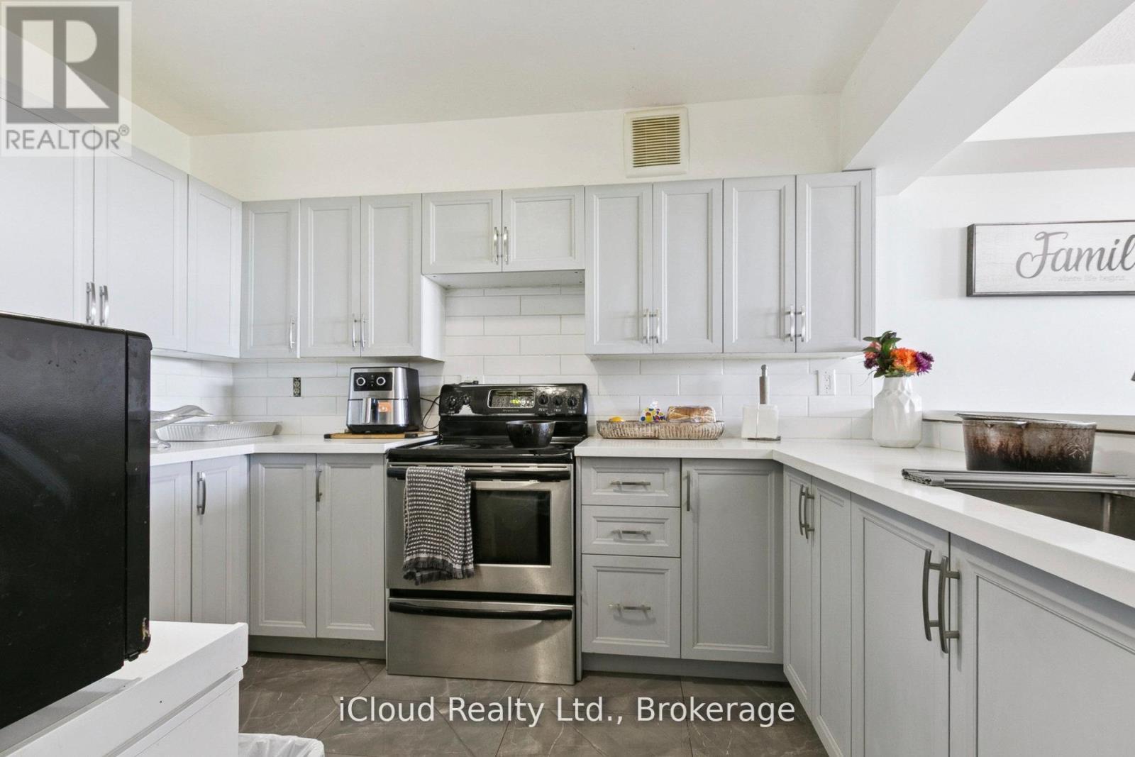 1108 - 238 Albion Road, Toronto, Ontario  M9W 6A7 - Photo 18 - W12717658