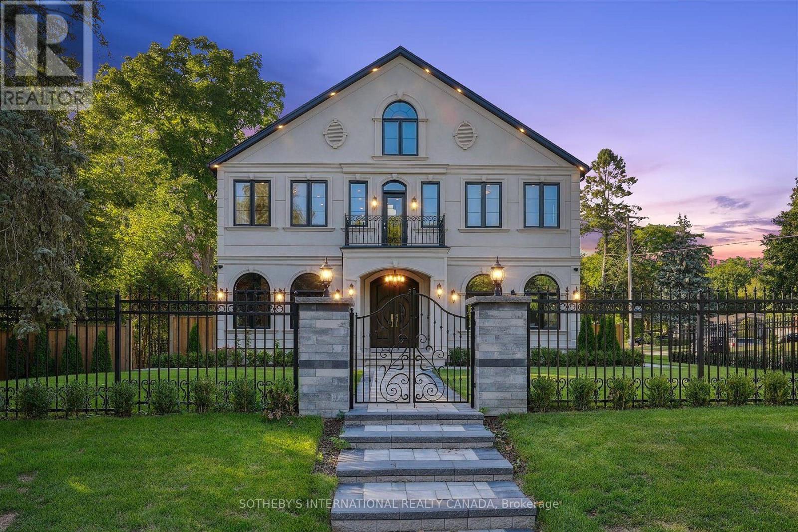 452 Rothesay Place, Burlington, Ontario  L7N 1N5 - Photo 2 - W12717686