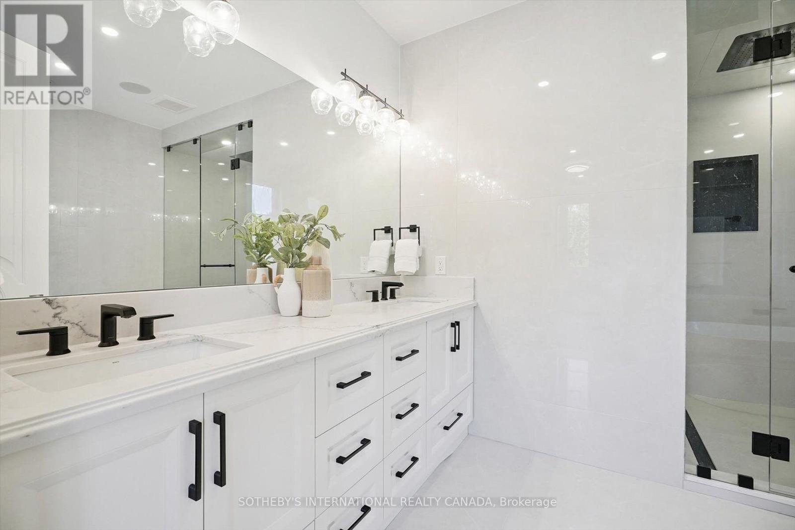 452 Rothesay Place, Burlington, Ontario  L7N 1N5 - Photo 22 - W12717686