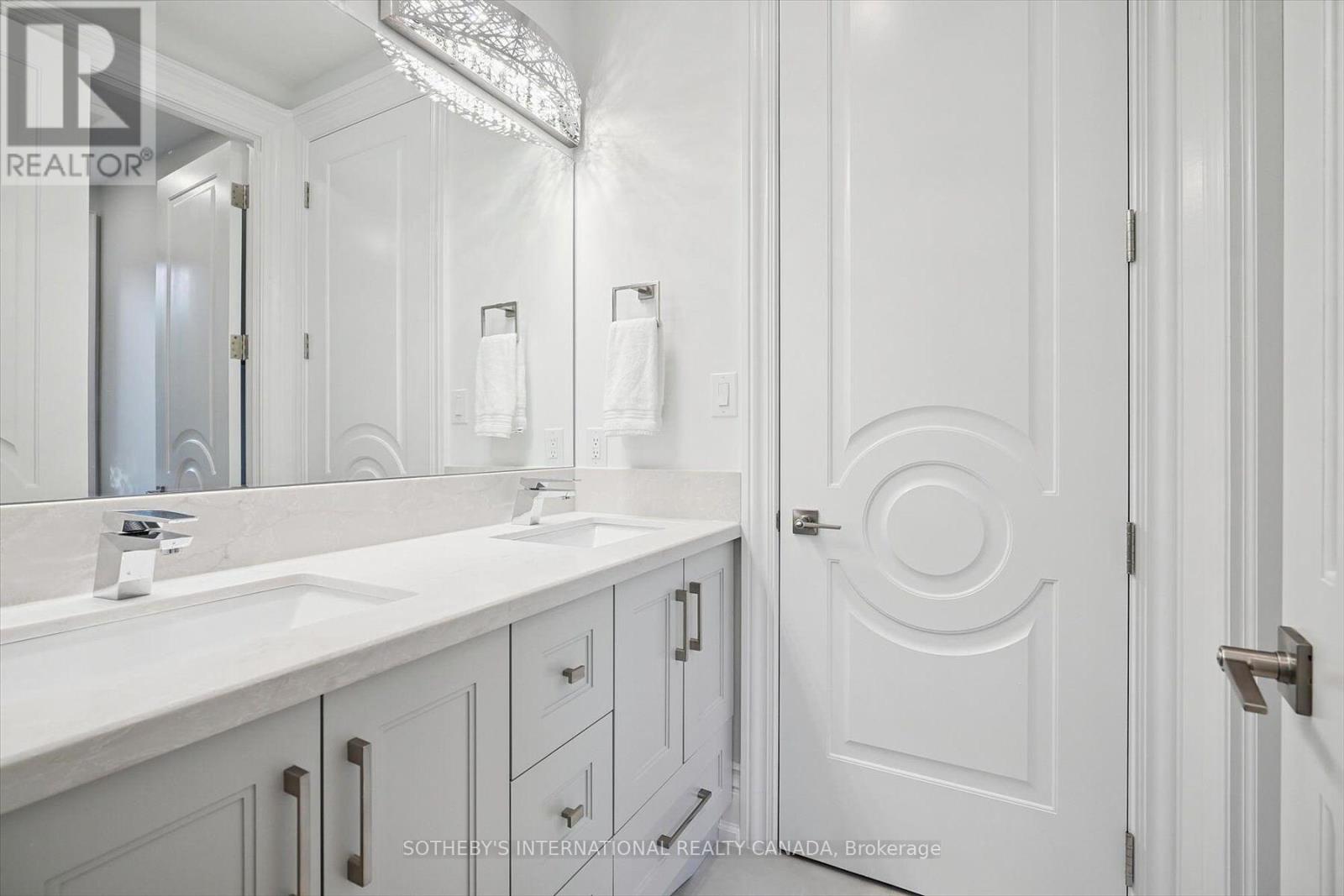 452 Rothesay Place, Burlington, Ontario  L7N 1N5 - Photo 26 - W12717686