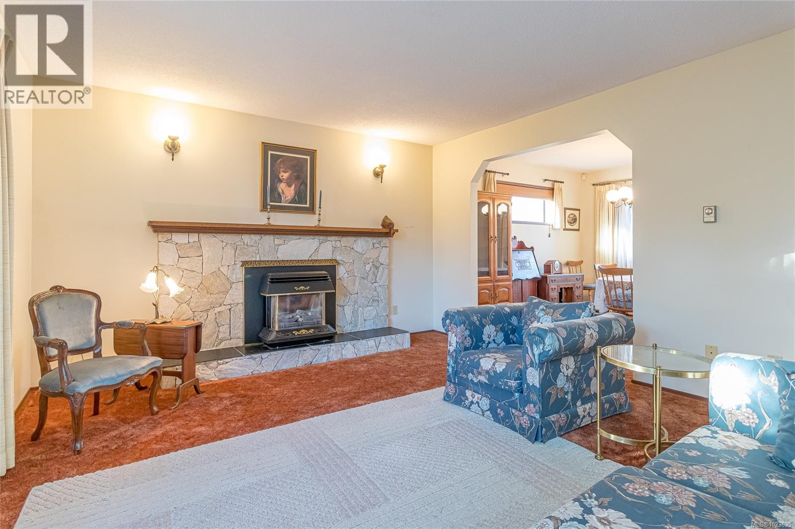 637 Tamarack Dr, Qualicum Beach, British Columbia  V9K 1A8 - Photo 3 - 1023635