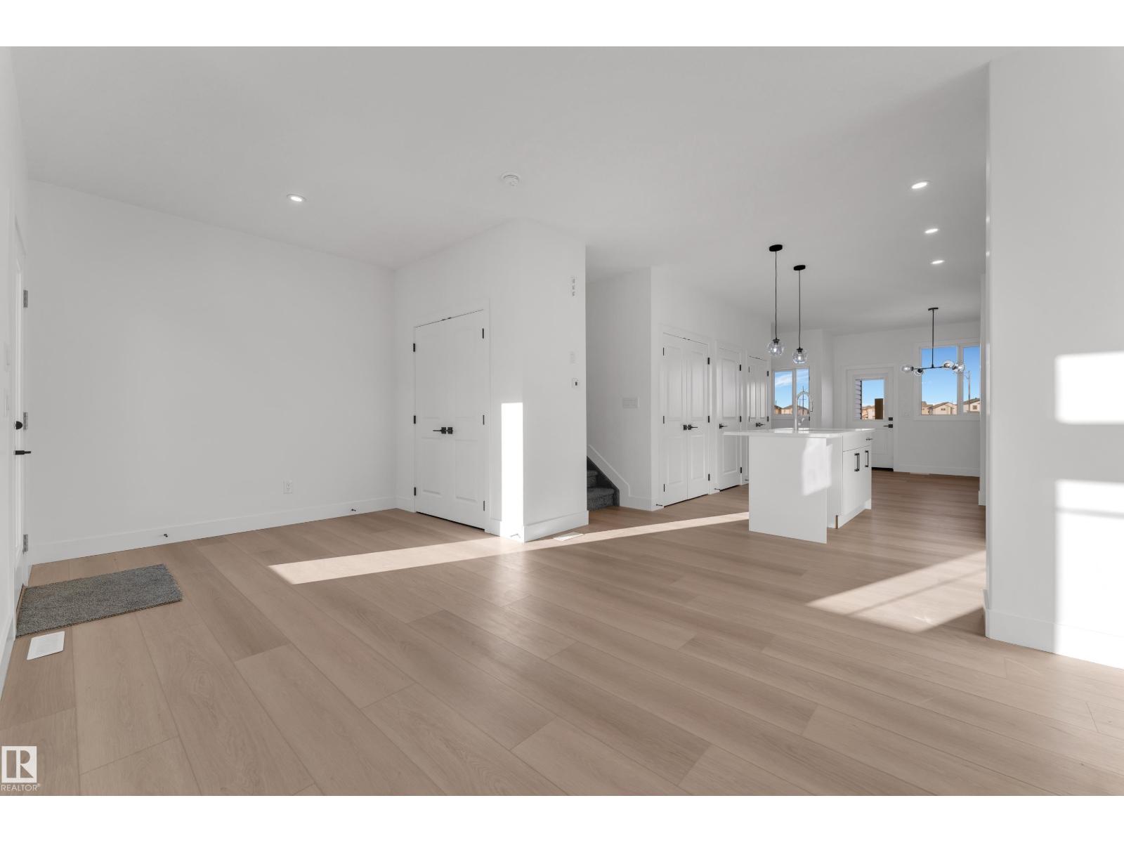 281 Munn Wy, Leduc, Alberta  T9E 1V1 - Photo 3 - E4470649