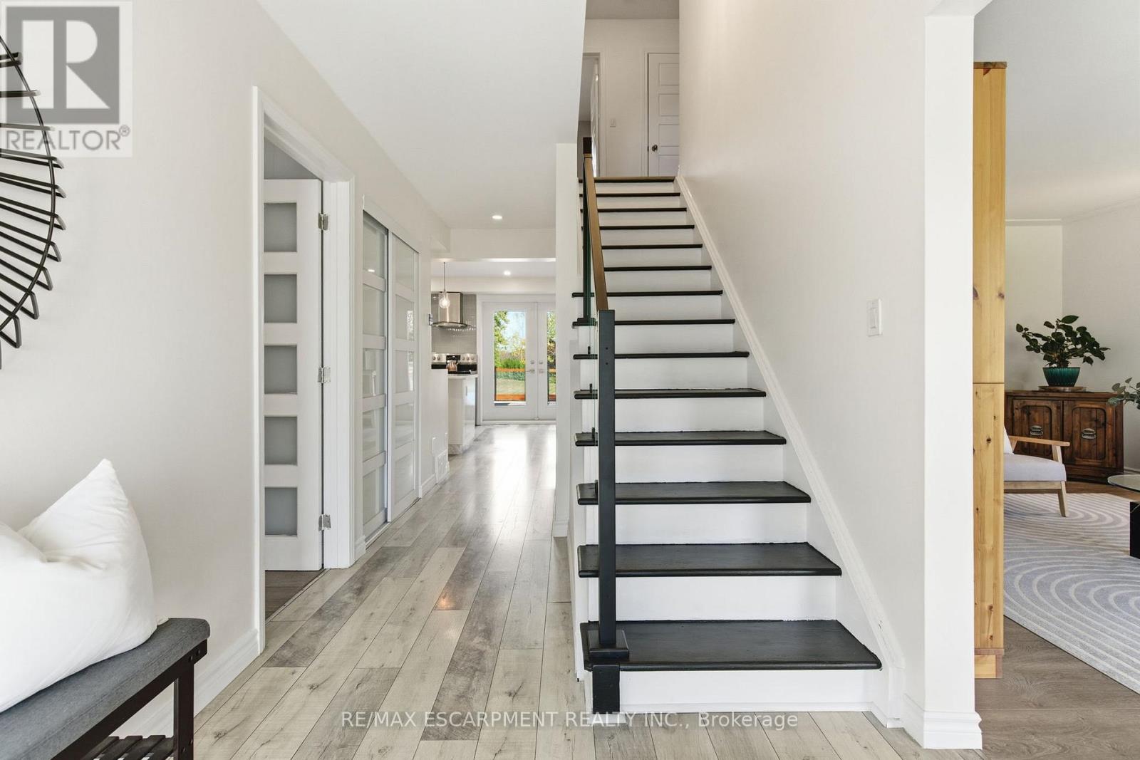 47 Valley Road, Hamilton, Ontario  L9H 5S4 - Photo 14 - X12717584