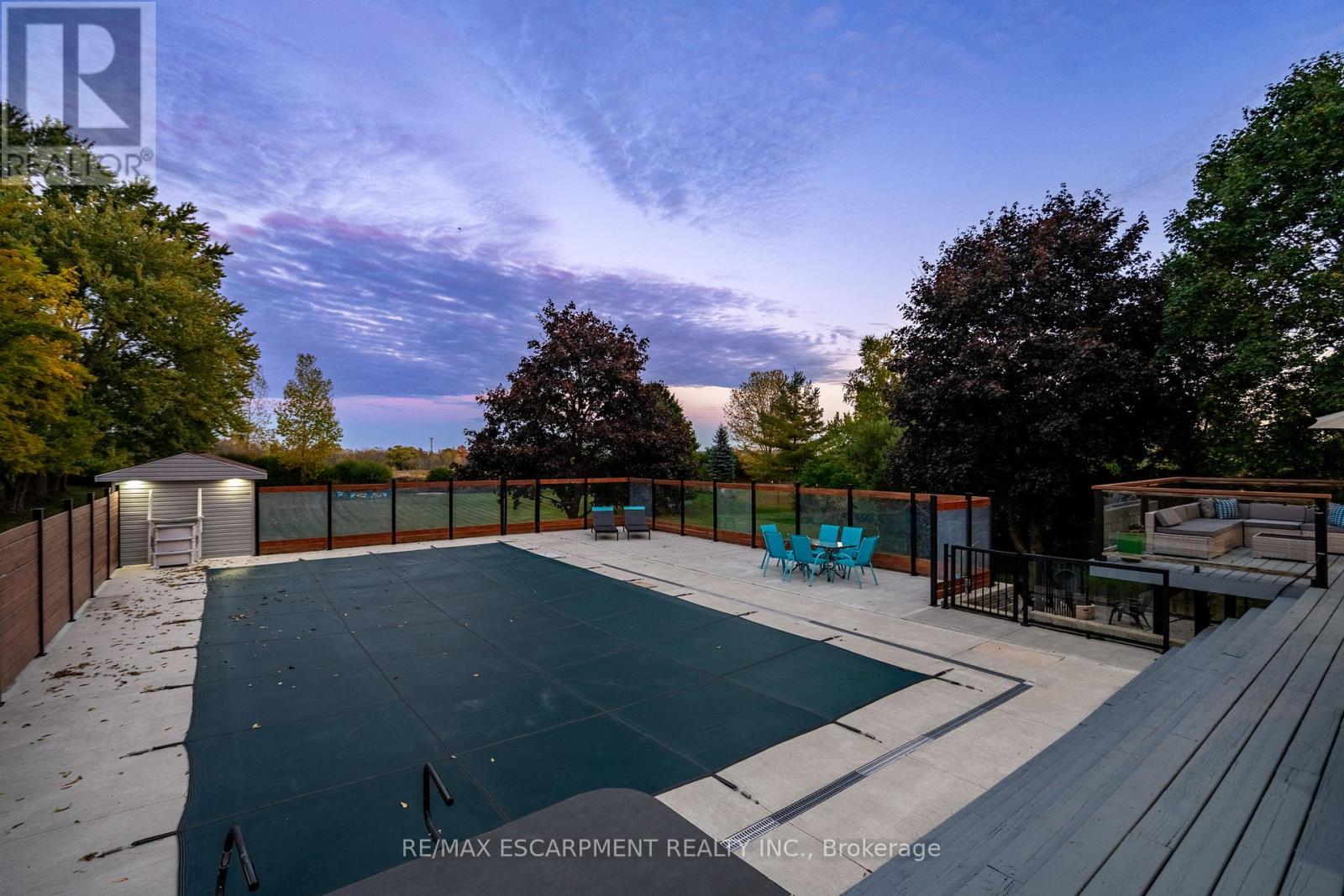 47 Valley Road, Hamilton, Ontario  L9H 5S4 - Photo 30 - X12717584