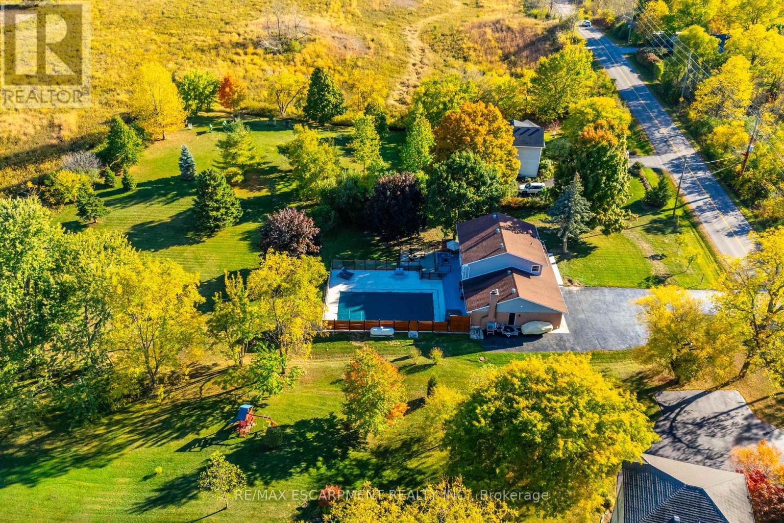 47 Valley Road, Hamilton, Ontario  L9H 5S4 - Photo 41 - X12717584