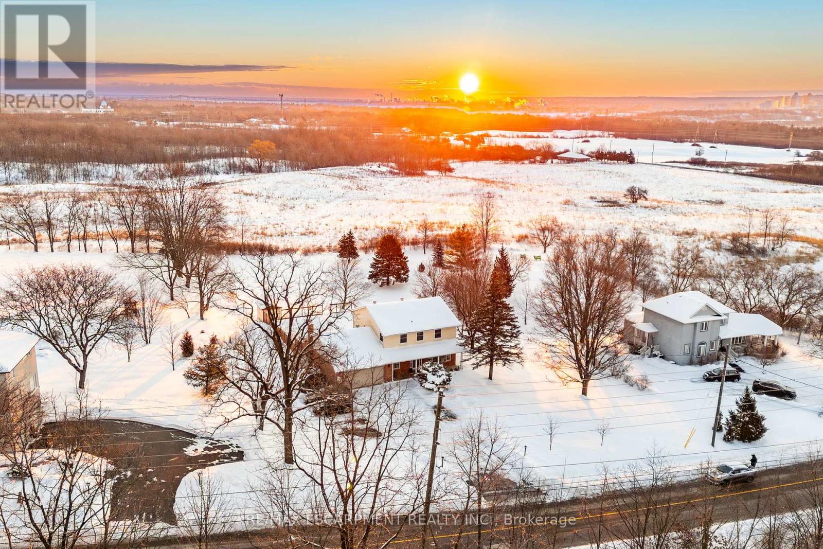 47 Valley Road, Hamilton, Ontario  L9H 5S4 - Photo 44 - X12717584