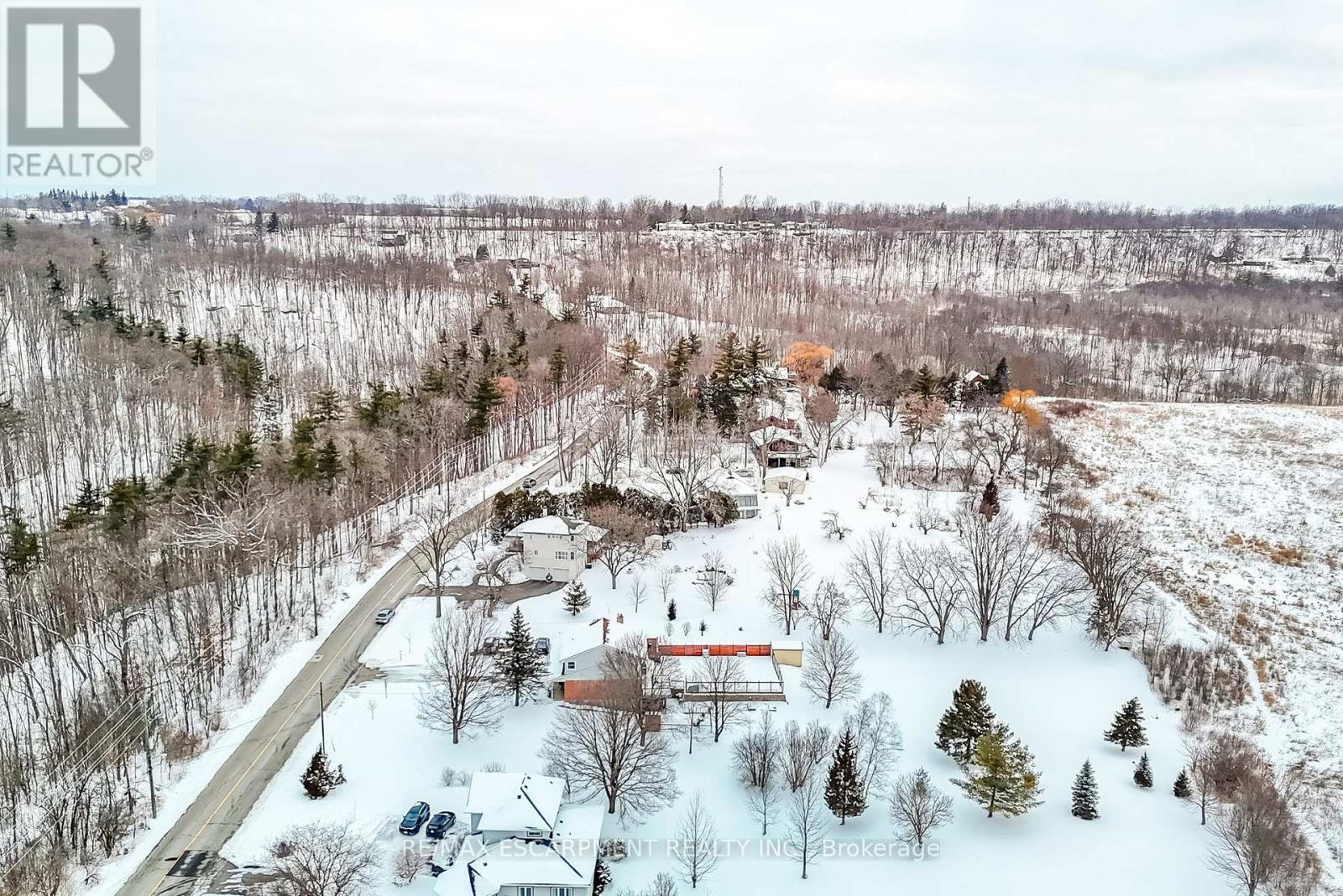 47 Valley Road, Hamilton, Ontario  L9H 5S4 - Photo 46 - X12717584