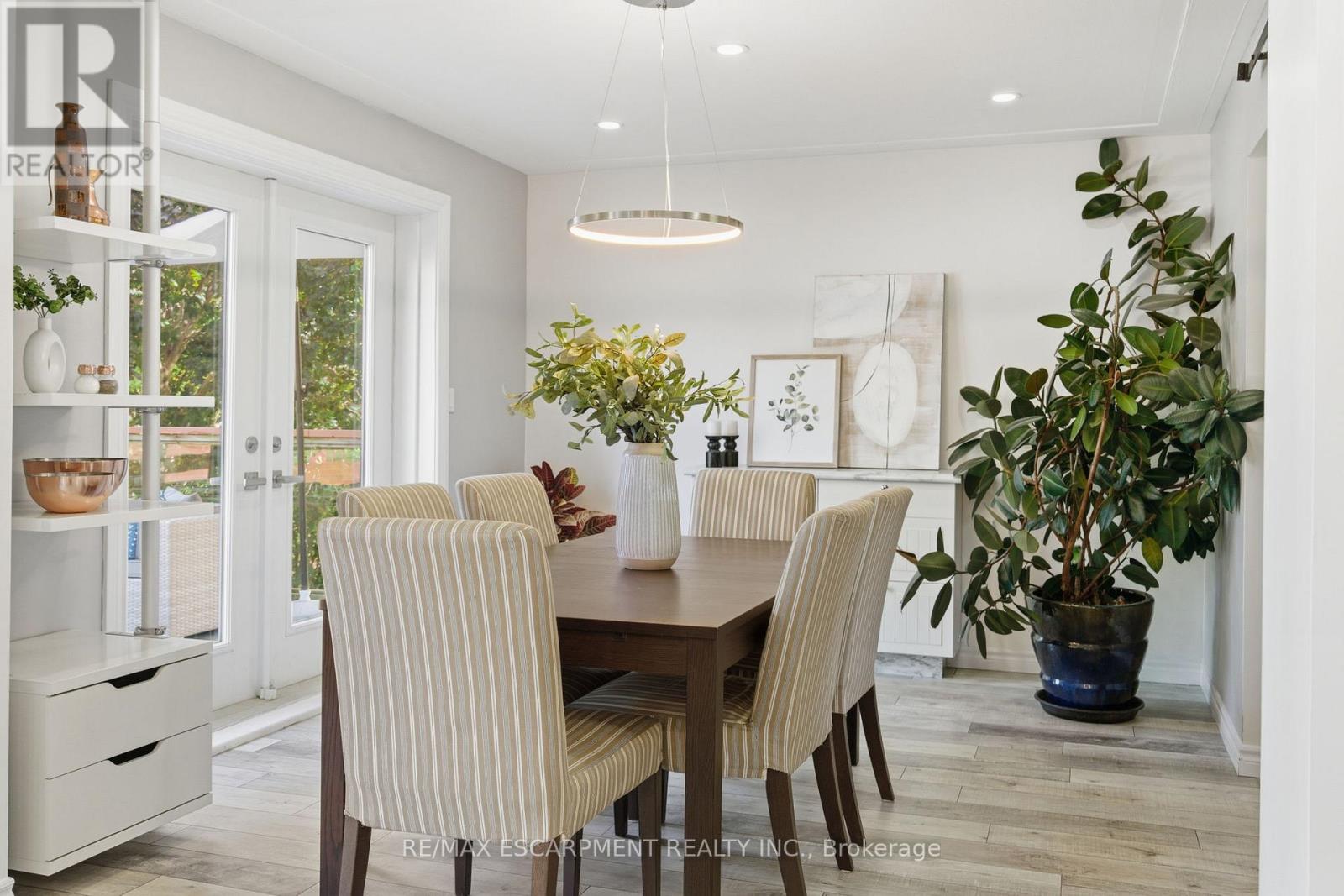 47 Valley Road, Hamilton, Ontario  L9H 5S4 - Photo 6 - X12717584