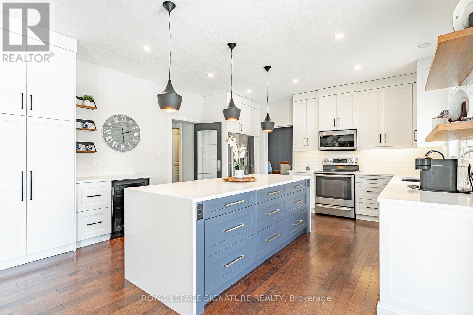 Photo 19 of 50 for 1989 Quarrier Road