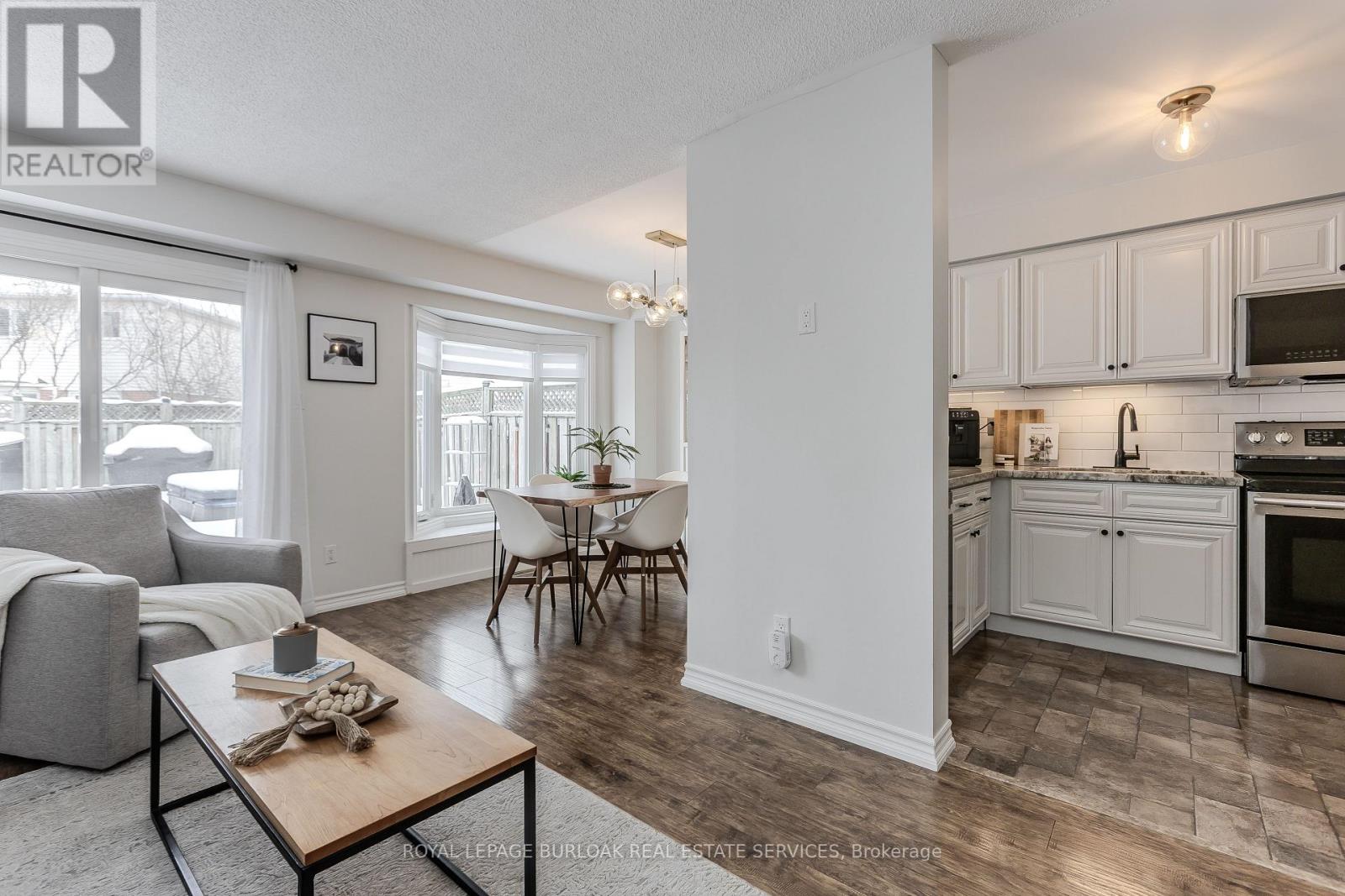 12 Thornlodge Drive, Hamilton, Ontario  L0R 2H3 - Photo 4 - X12717692