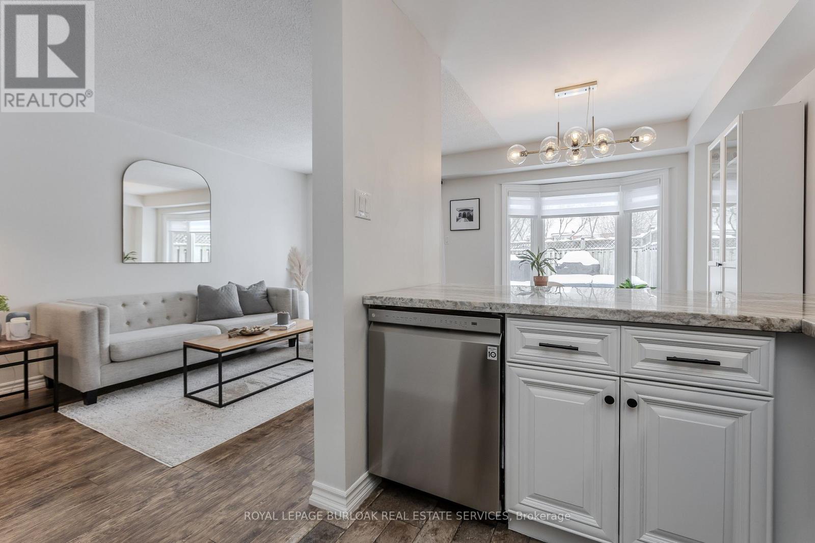 12 Thornlodge Drive, Hamilton, Ontario  L0R 2H3 - Photo 5 - X12717692