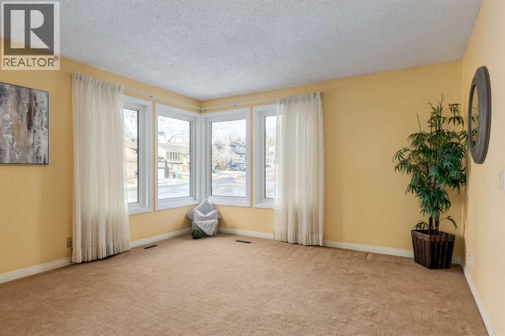 3 Hawkcliff Way Nw, Calgary, Alberta  T3G 2R8 - Photo 3 - A2279062