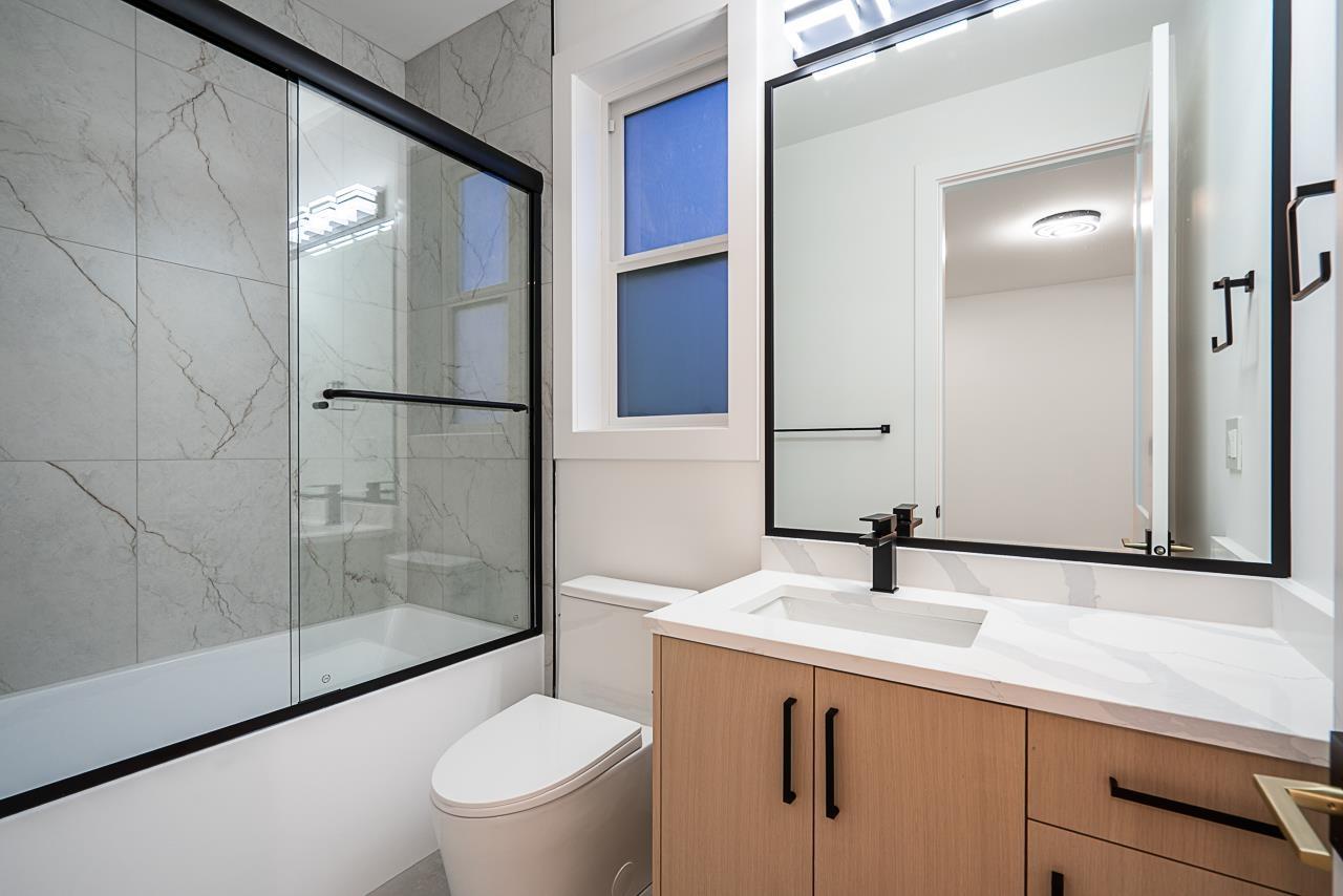 15569 Oxenham Avenue, White Rock, British Columbia  V4B 2J2 - Photo 22 - R3079625