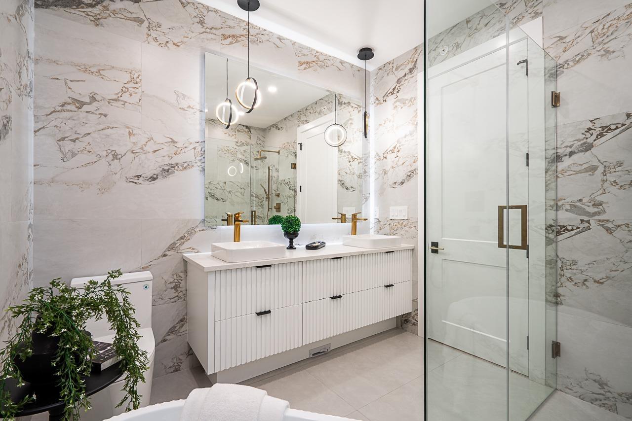 15569 Oxenham Avenue, White Rock, British Columbia  V4B 2J2 - Photo 19 - R3079625