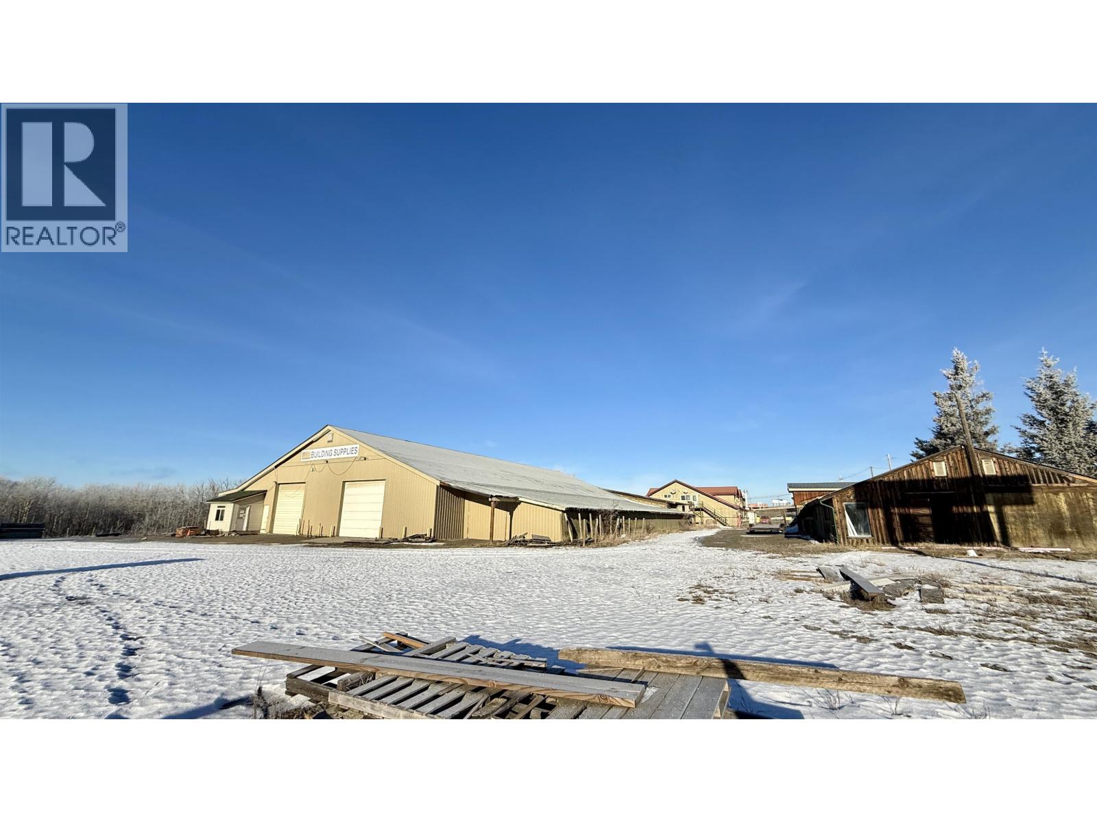 4945 Easzee Drive, 108 Mile Ranch, British Columbia  V0K 2Z0 - Photo 1 - C8075364