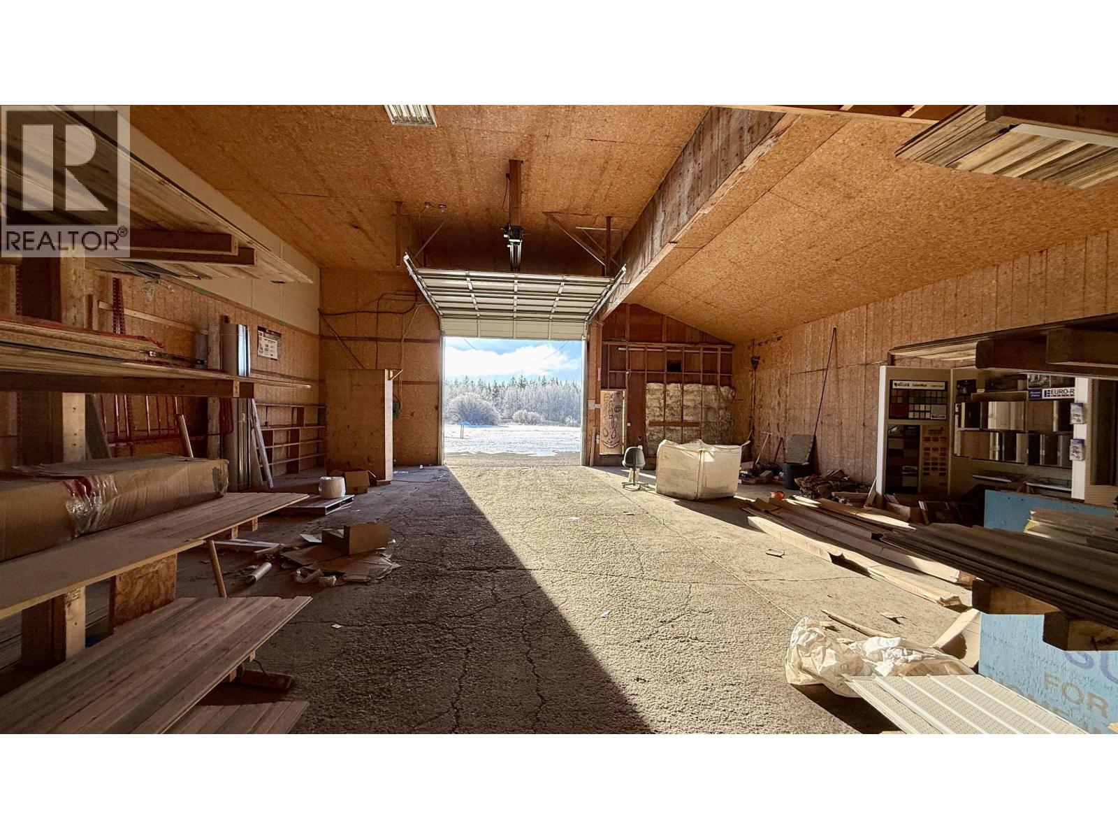 4945 Easzee Drive, 108 Mile Ranch, British Columbia  V0K 2Z0 - Photo 10 - C8075364