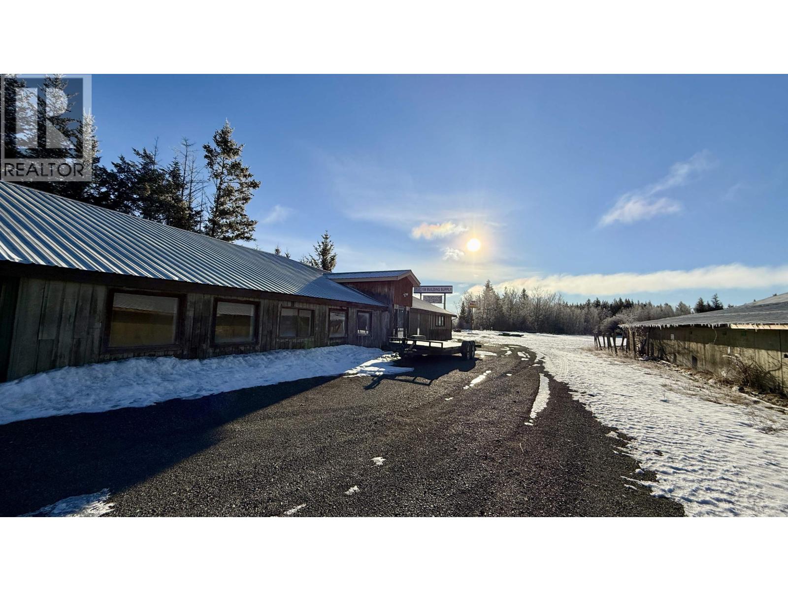 4945 Easzee Drive, 108 Mile Ranch, British Columbia  V0K 2Z0 - Photo 16 - C8075364