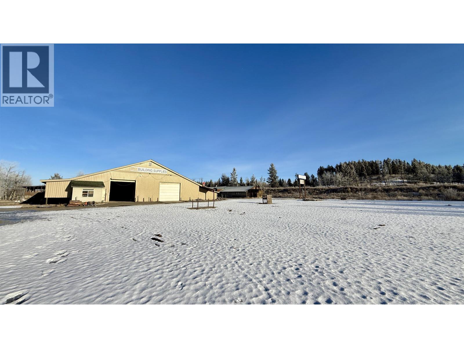 4945 Easzee Drive, 108 Mile Ranch, British Columbia  V0K 2Z0 - Photo 3 - C8075364