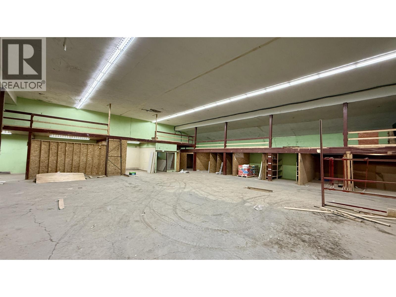 4945 Easzee Drive, 108 Mile Ranch, British Columbia  V0K 2Z0 - Photo 4 - C8075364