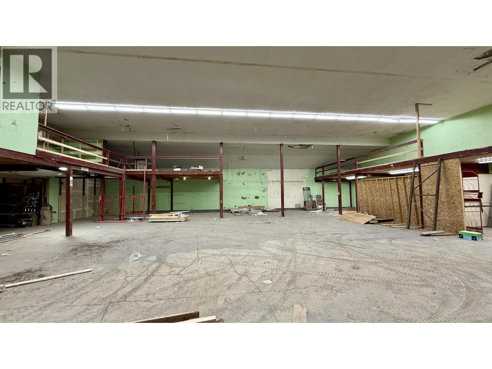 4945 Easzee Drive, 108 Mile Ranch, British Columbia  V0K 2Z0 - Photo 6 - C8075364