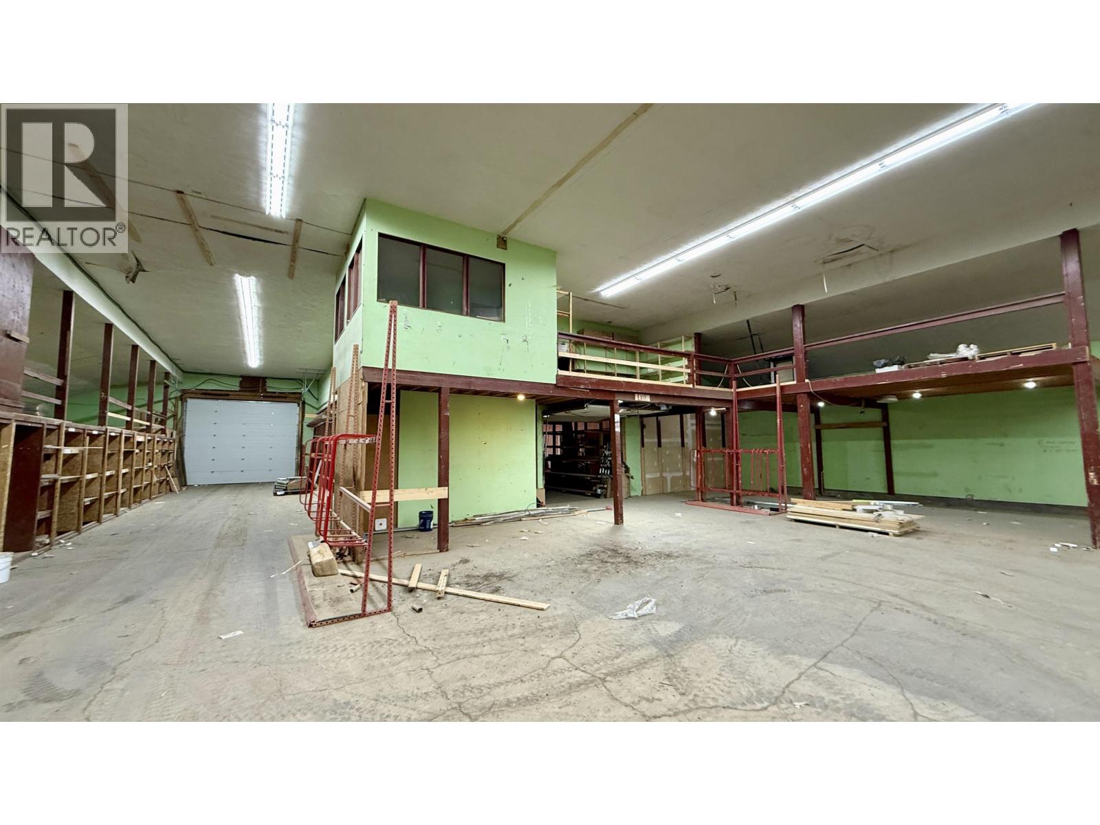 4945 Easzee Drive, 108 Mile Ranch, British Columbia  V0K 2Z0 - Photo 7 - C8075364