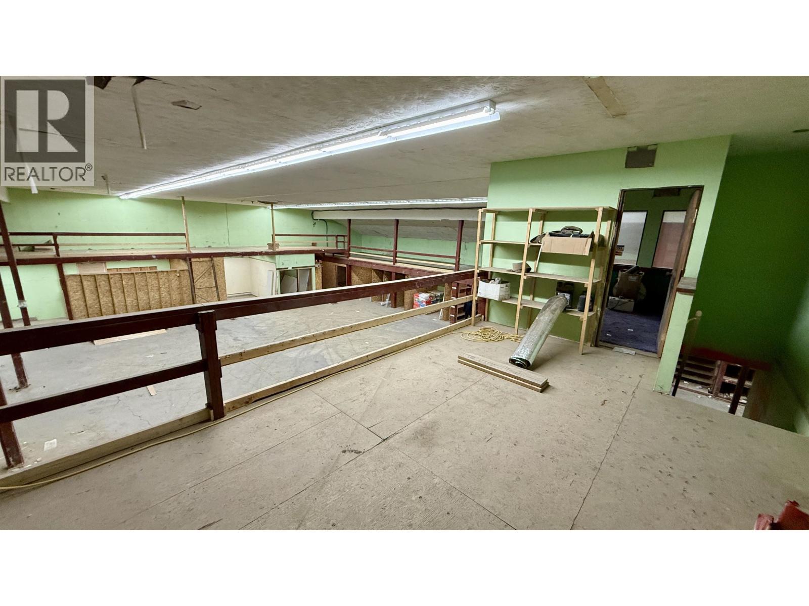 4945 Easzee Drive, 108 Mile Ranch, British Columbia  V0K 2Z0 - Photo 8 - C8075364