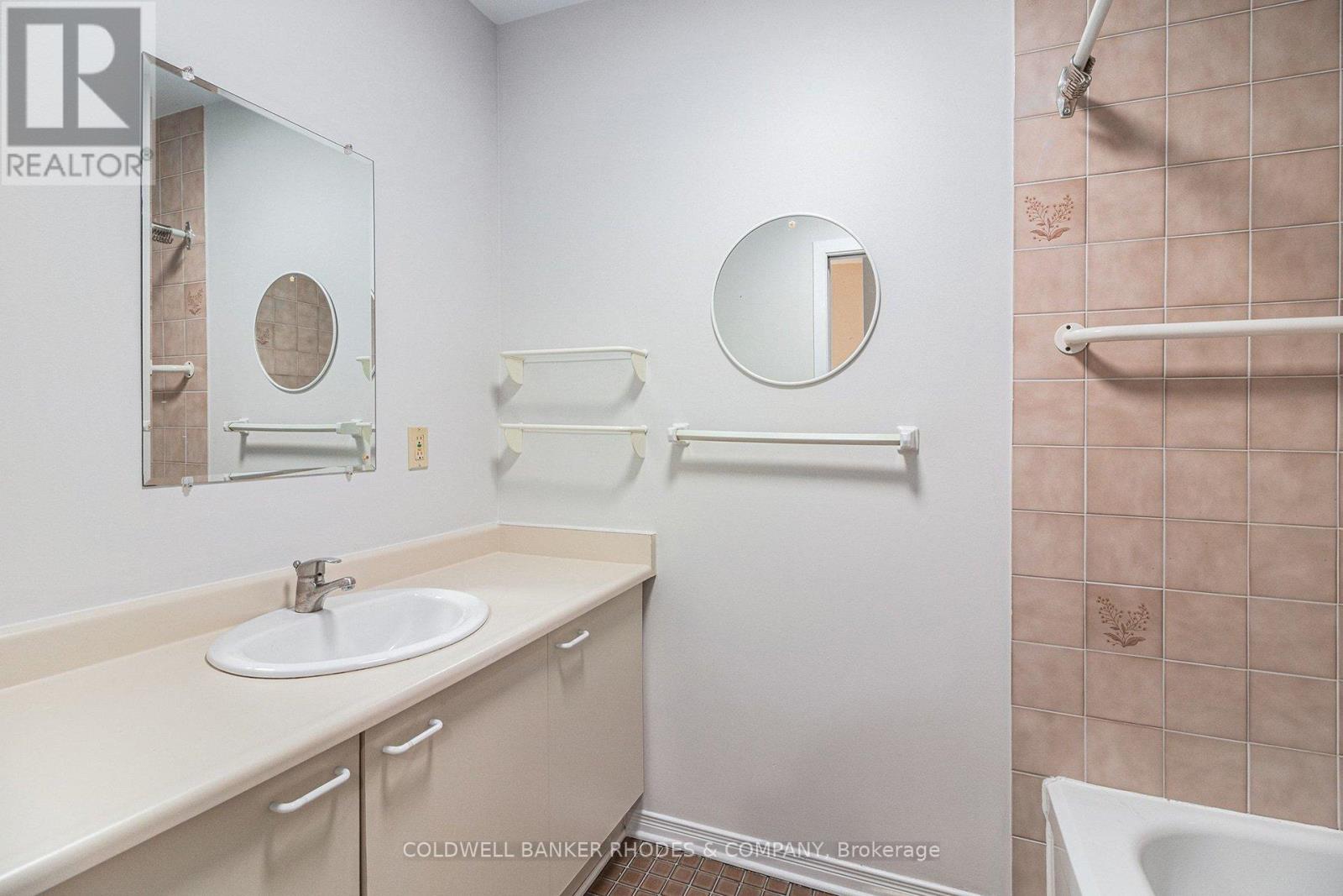 129 Elm Street, Ottawa, Ontario  K1R 6N4 - Photo 19 - X12543366