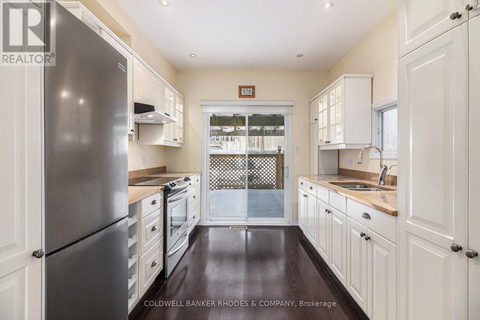 129 Elm Street, Ottawa, Ontario  K1R 6N4 - Photo 11 - X12543366