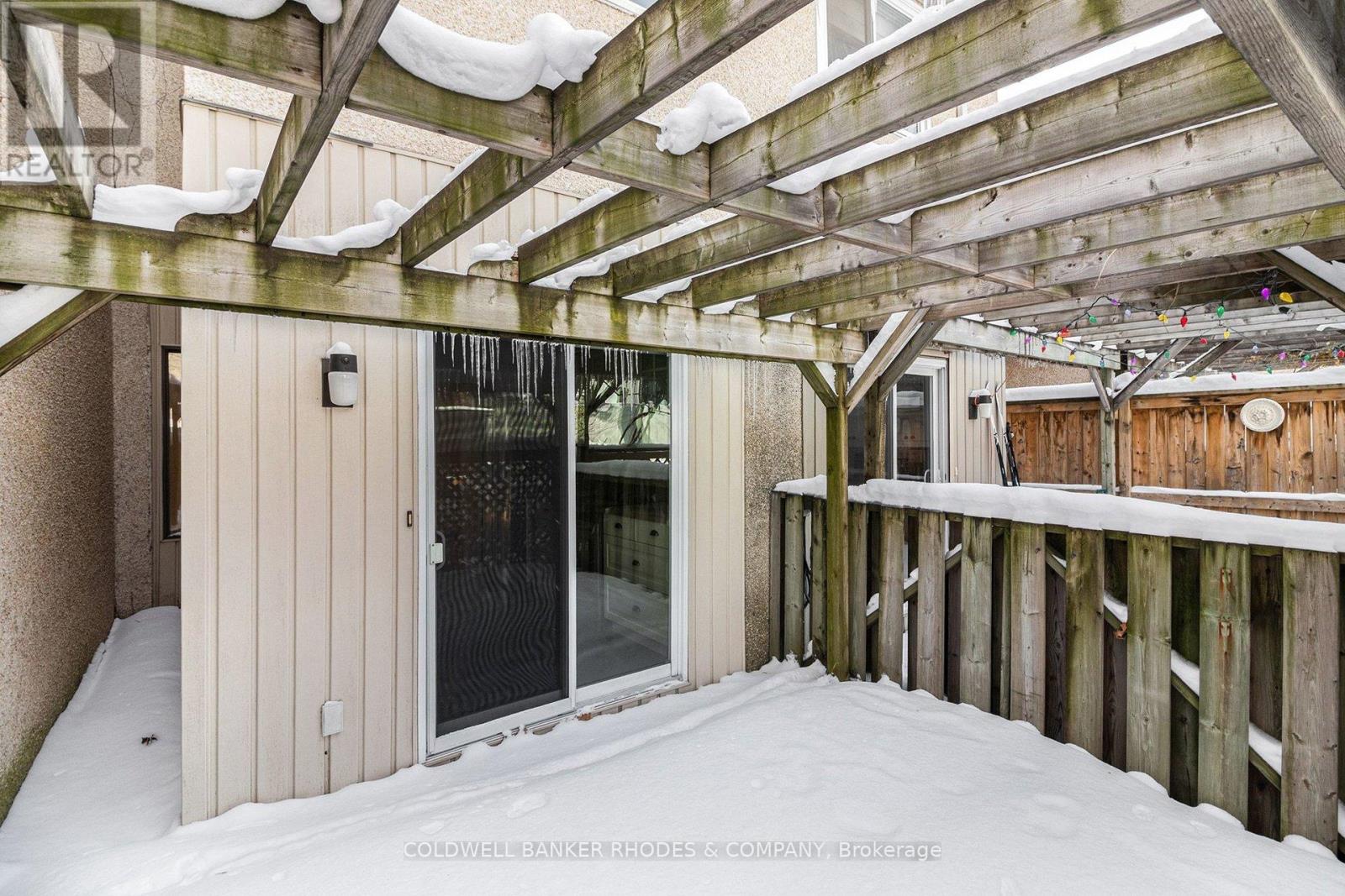 129 Elm Street, Ottawa, Ontario  K1R 6N4 - Photo 3 - X12543366