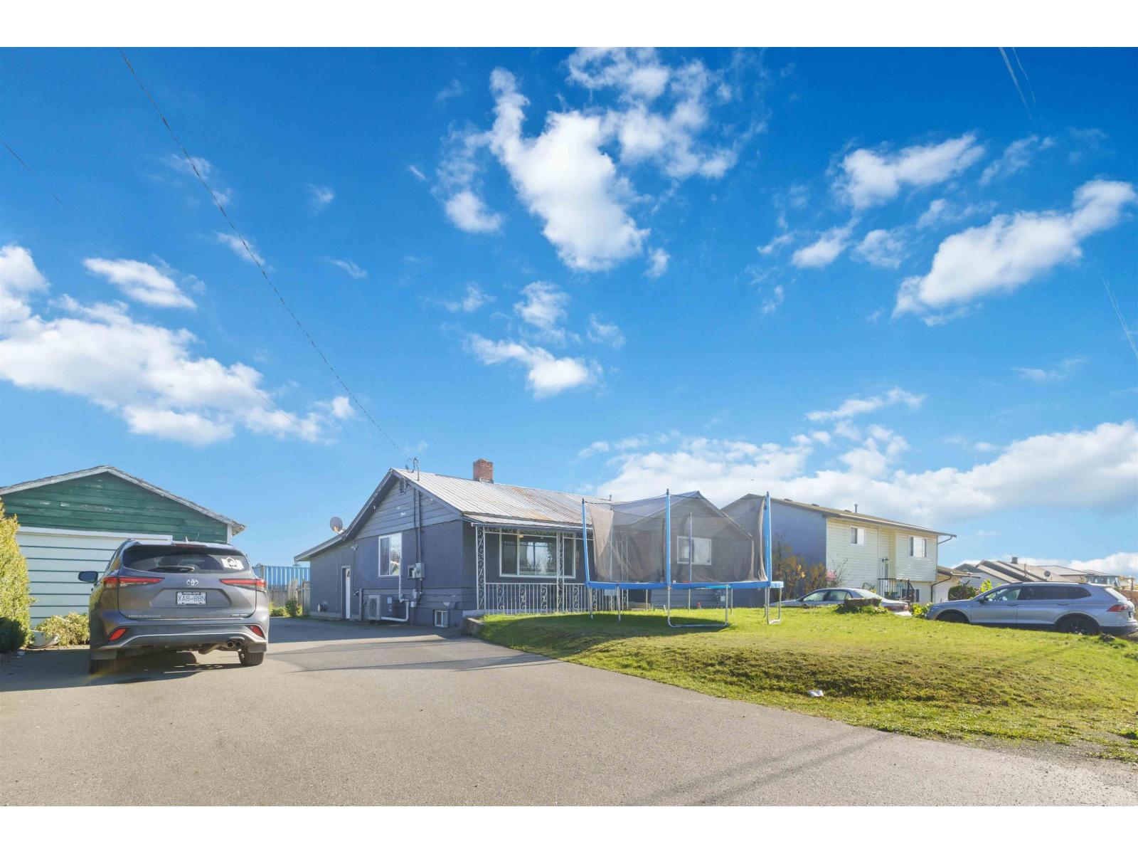 1860 QUEEN STREET, Abbotsford, British Columbia