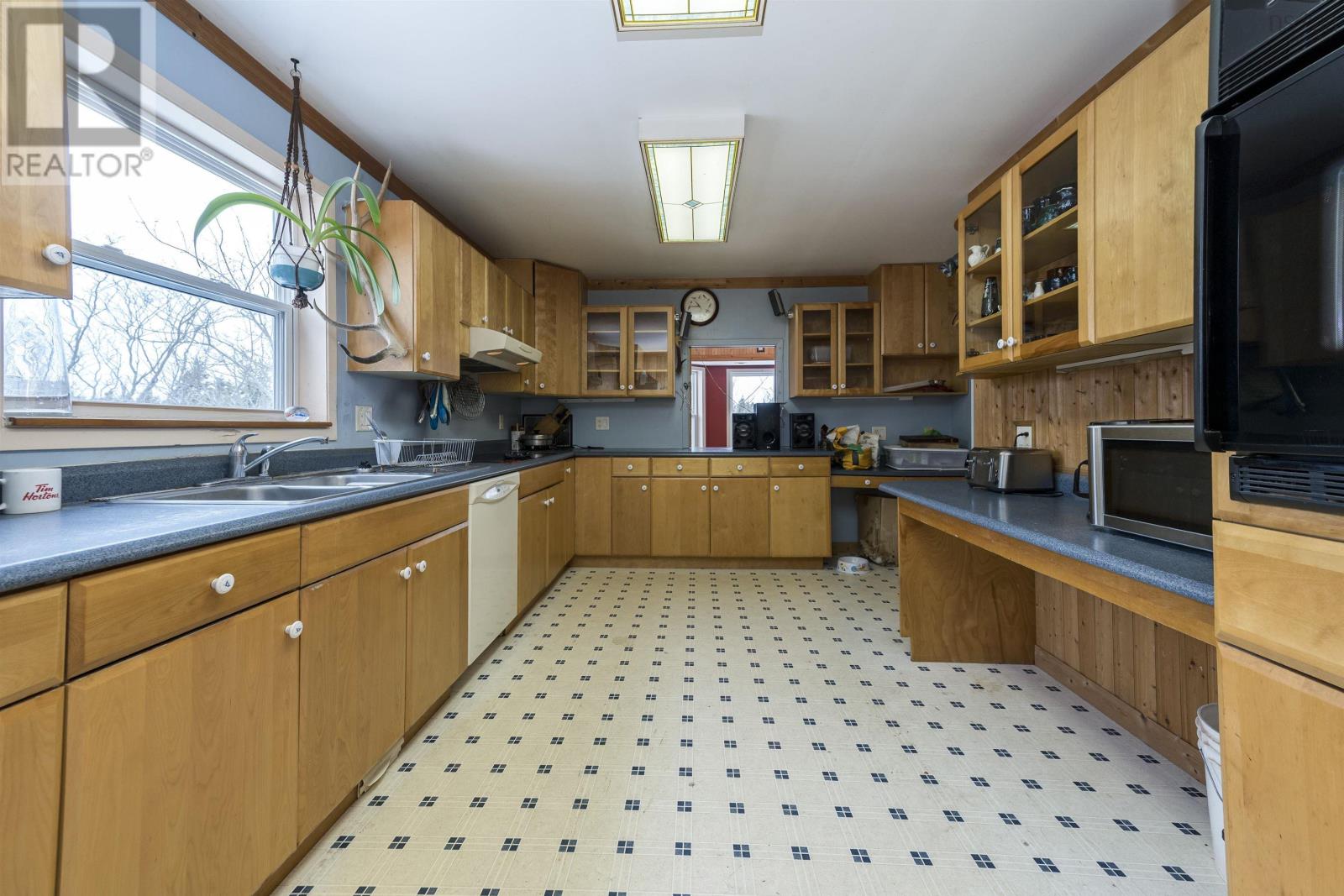 70 Hurricane Lane, Eastern Passage, Nova Scotia  B3G 1S3 - Photo 16 - 202601254