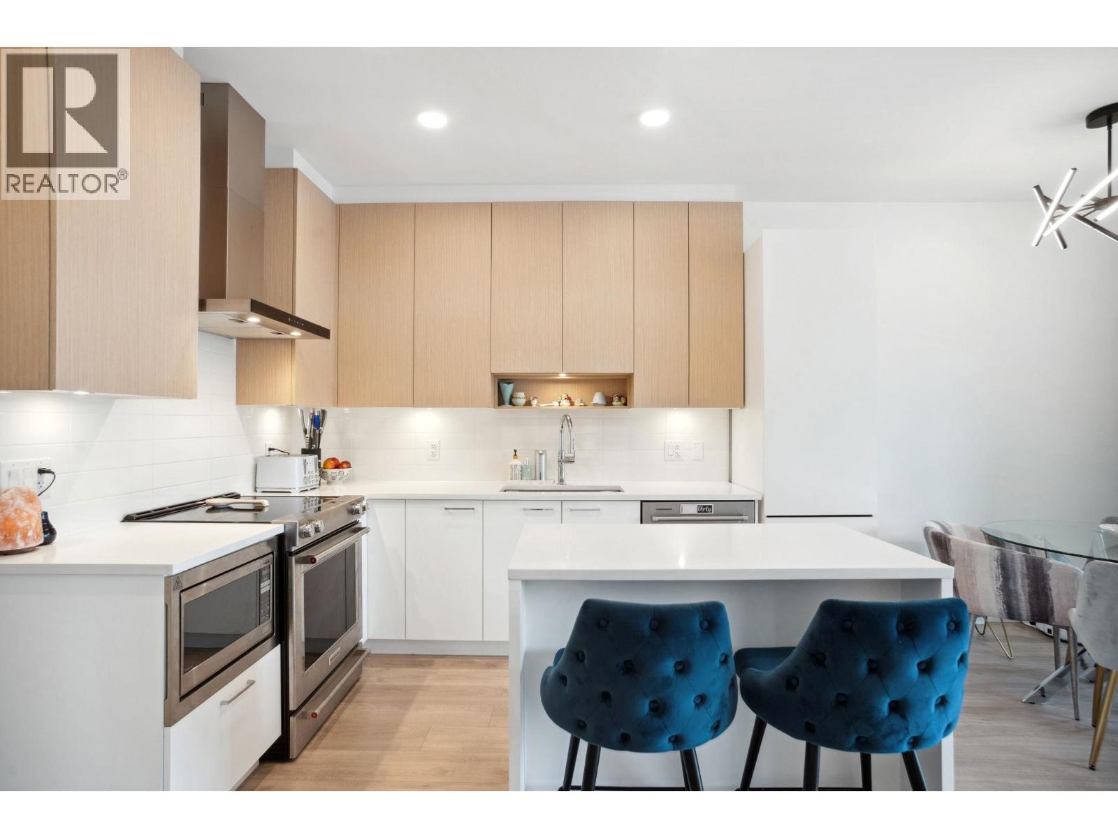 420 7599 15th Street, Burnaby, British Columbia  V3N 0H9 - Photo 2 - R3078148