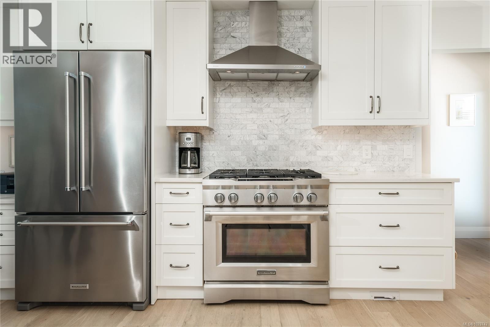 2780 Arbutus Rd, Saanich, British Columbia  V8N 5X4 - Photo 15 - 1023742