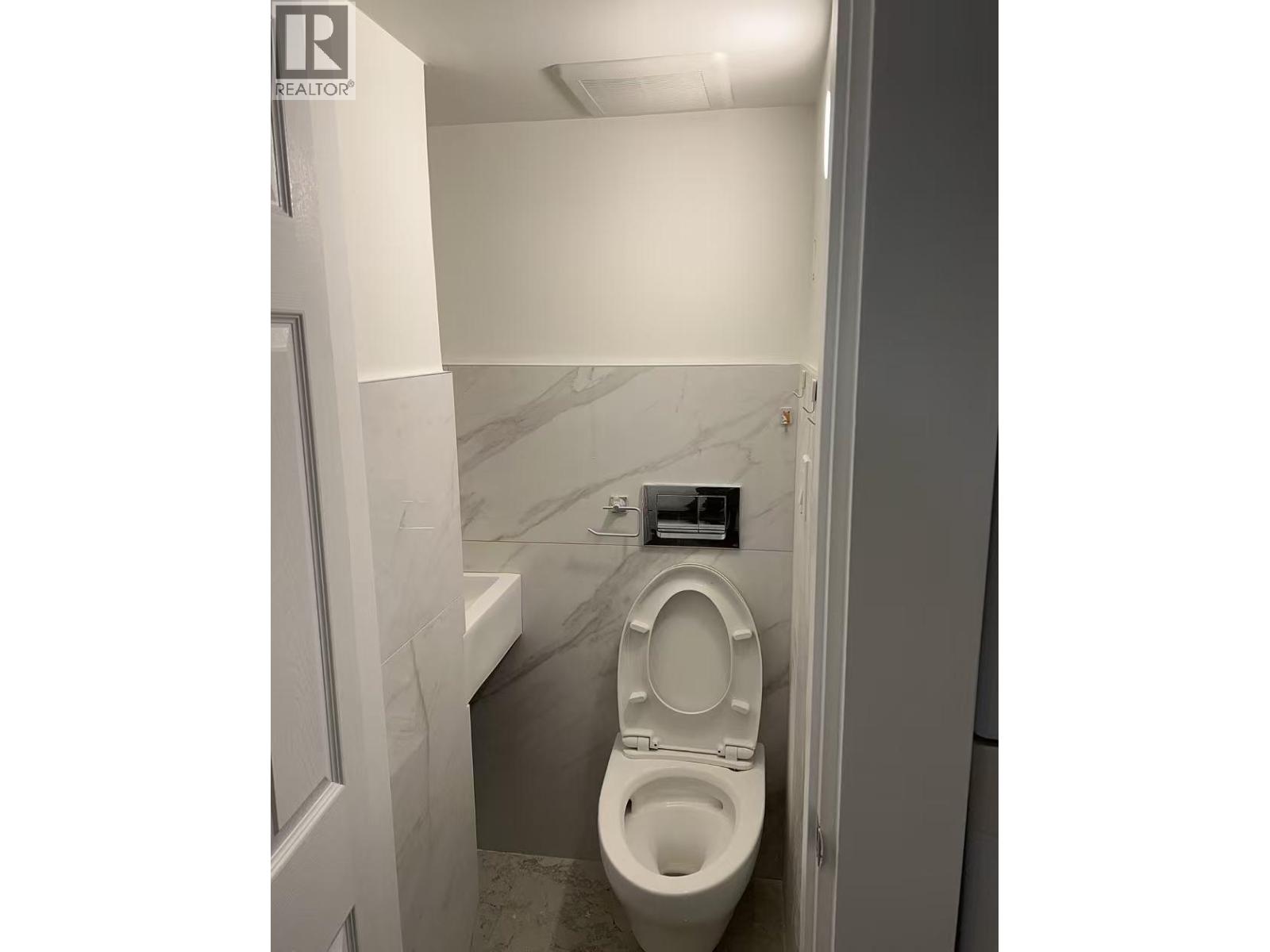 3161 E 15th Avenue, Vancouver, British Columbia V5M 2L1 - Photo 2 - R3079326