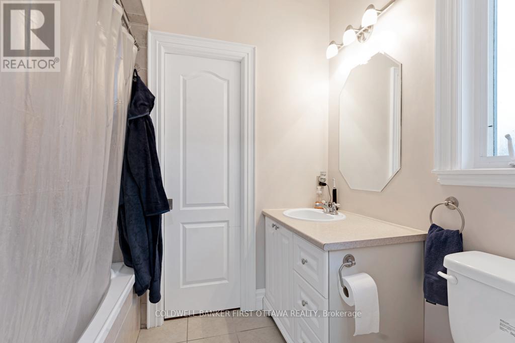 556 West Point Drive, Drummond/north Elmsley, Ontario  K7H 3C7 - Photo 31 - X12717772