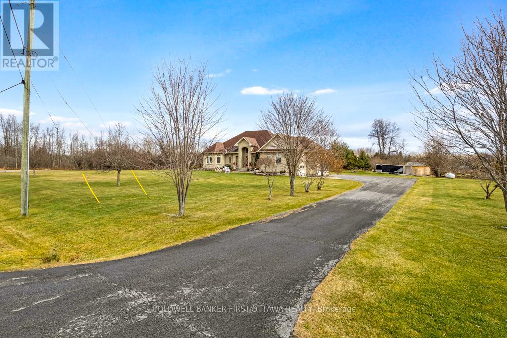 556 West Point Drive, Drummond/north Elmsley, Ontario  K7H 3C7 - Photo 43 - X12717772