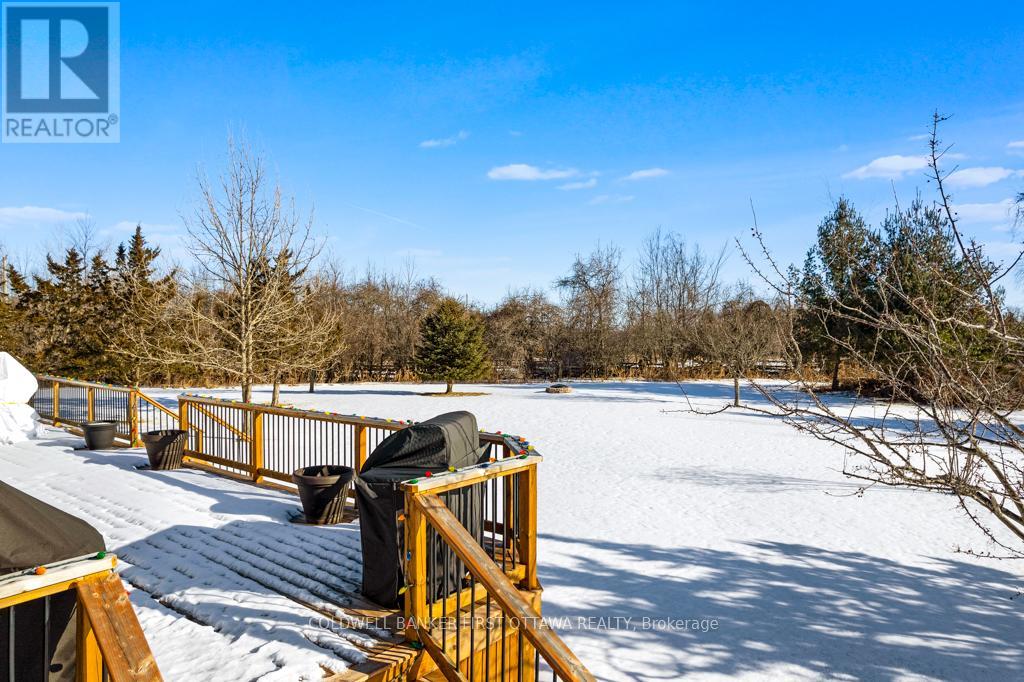 556 West Point Drive, Drummond/north Elmsley, Ontario  K7H 3C7 - Photo 5 - X12717772