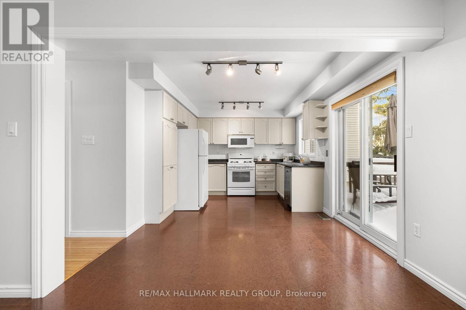 60 Ipswich Terrace, Ottawa, Ontario  K2K 2R3 - Photo 12 - X12717842