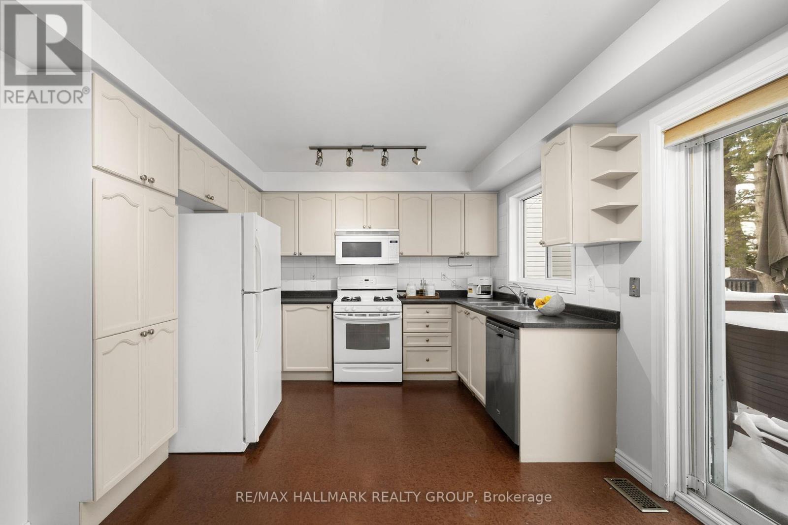 60 Ipswich Terrace, Ottawa, Ontario  K2K 2R3 - Photo 8 - X12717842