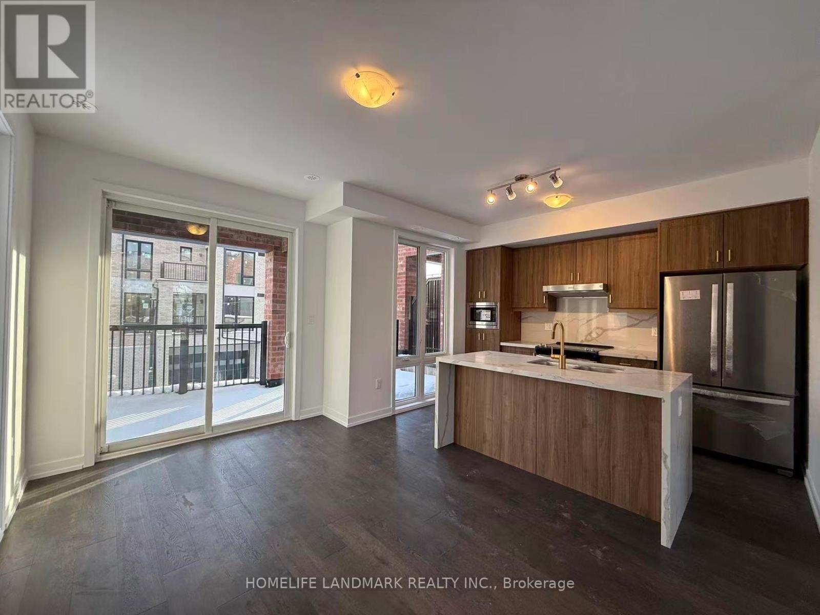 53 Jefferson Side Road, Richmond Hill, Ontario  L4E 1M1 - Photo 3 - N12444490