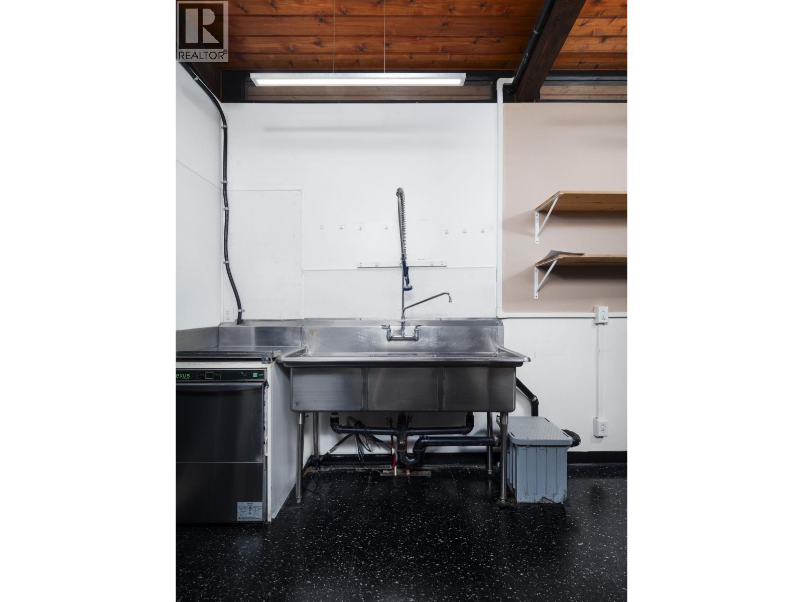 103 W 2nd Street, Vanderhoof, British Columbia  V0J 3A0 - Photo 20 - C8075357