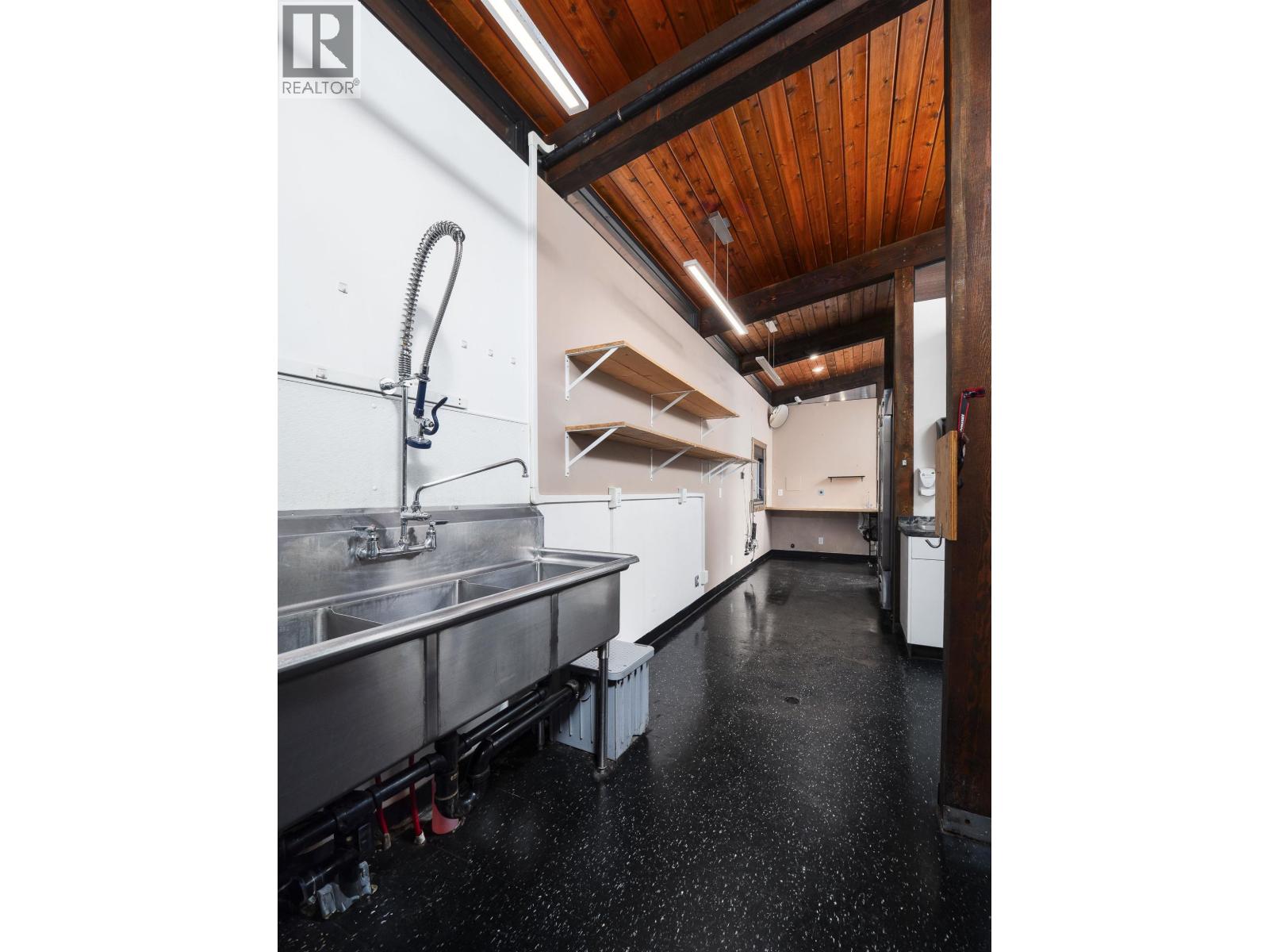 103 W 2nd Street, Vanderhoof, British Columbia  V0J 3A0 - Photo 21 - C8075357