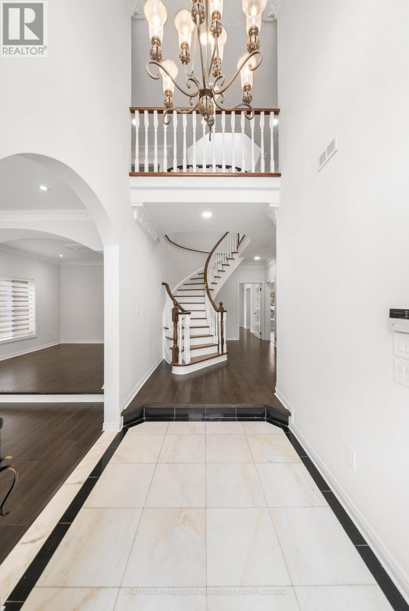 366 Hounslow Avenue, Toronto, Ontario  M2R 1H6 - Photo 3 - C12717806