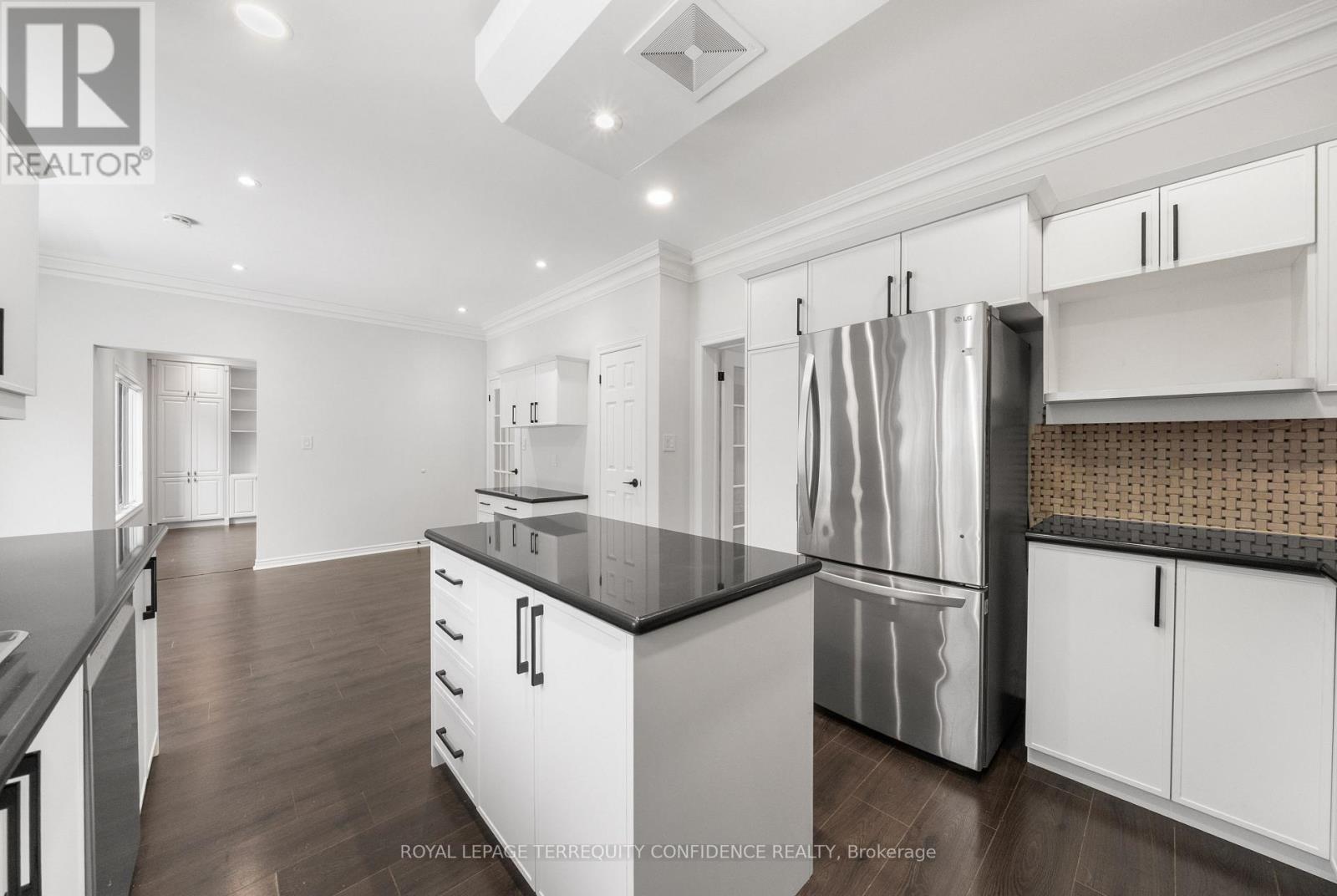 366 Hounslow Avenue, Toronto, Ontario  M2R 1H6 - Photo 9 - C12717806