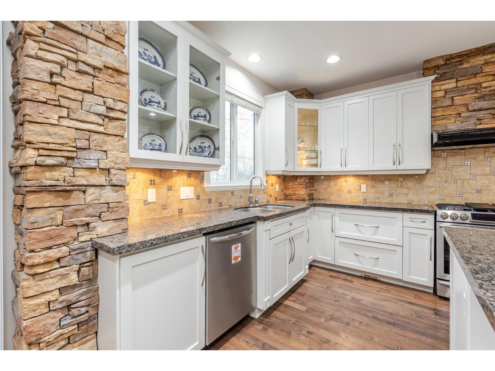 20061 74th Avenue, Langley, British Columbia  V2Y 3G6 - Photo 6 - R3080993