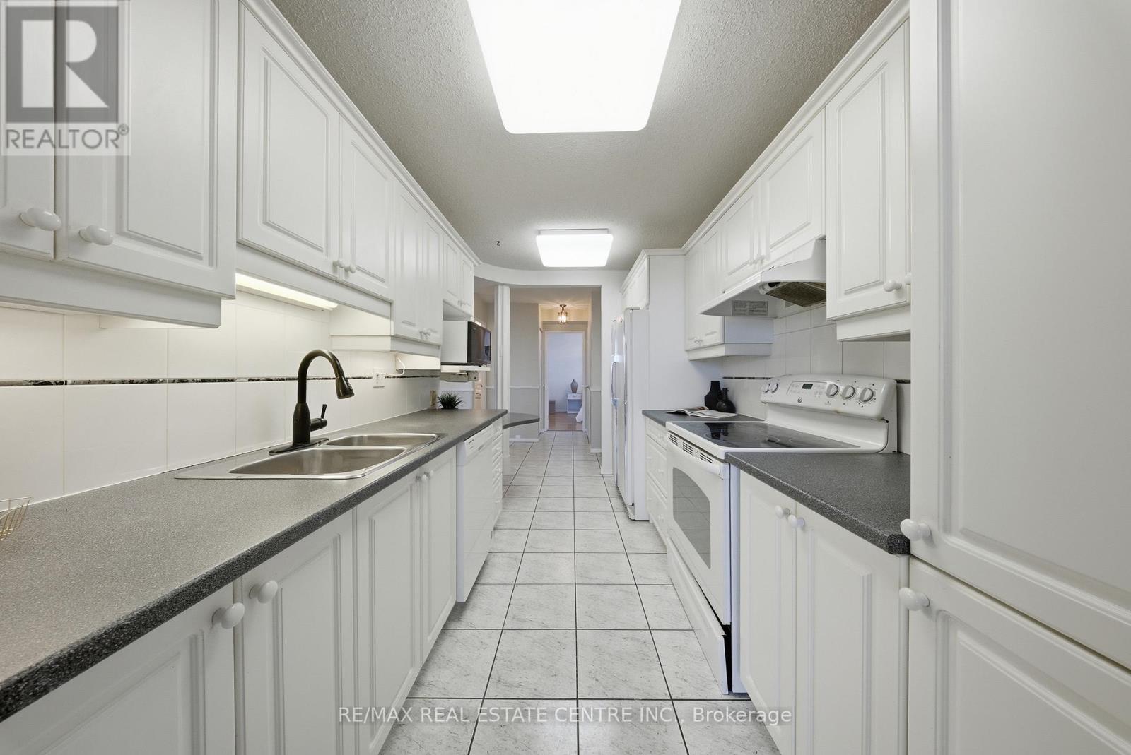 602 - 2055 Upper Middle Road, Burlington, Ontario  L7P 3P4 - Photo 11 - W12641982