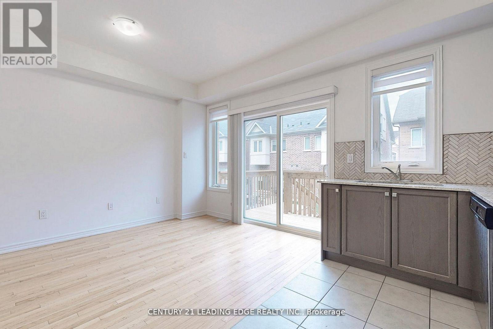 3952 Leonardo Street, Burlington, Ontario  L7M 0Z7 - Photo 11 - W12717492